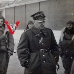 Spadochroniarze przed skokiem, lotnisko, sprawdzenie osprzętu [PIĘKNA FOTOGRAFIA]