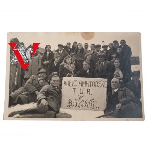 Bitków, Kopalnia Ropy Naftowej, Koło Amatorskie TUR 1930, w tle Szyby Naftowe
