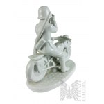 III Rzesza - Niemiecka Figurka Porcelanowa Żołnierza Wehrmachtu na Motocyklu (Zwiadowca) Neundorf