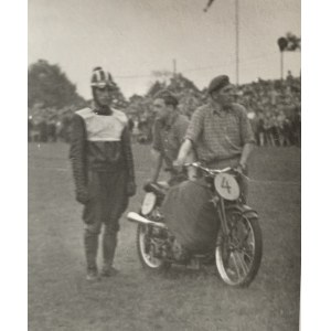 [Sport] Zawody motocyklowe. Zestaw 13 zdjęć.