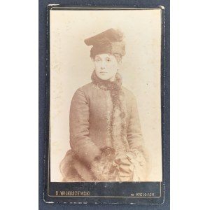 Fotografia kartonikowa. Kobieta. Kielce [1888]