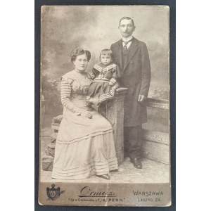 Fotografovanie z kartónu. Rodina. Varšava [1911].