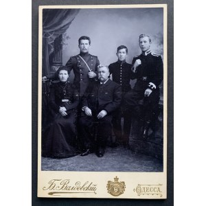Cardboard photography. Family. Odesa [1906].