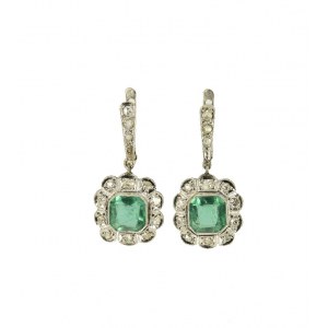 Boucles d'oreilles avec émeraudes
