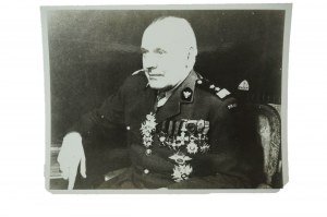 Polish Army Major General Stanislaw Maczek, reproduction of photograph with original autograph of the general