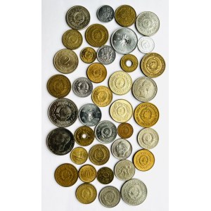 Lot 44 coin World , Yugoslavia, Kuwait, Laos ect