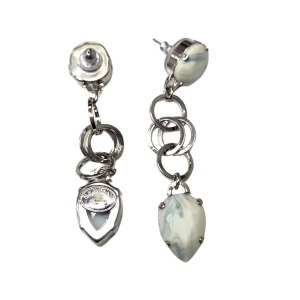 Earrings with white eyes