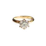Striking gold ring with diamond (585)