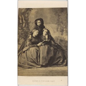 Czartoryska Anna Zofia z córką Izabellą i synową Marią z Grocholskich (żoną Witolda Czartoryskiego), przed 23.4.1860 r.