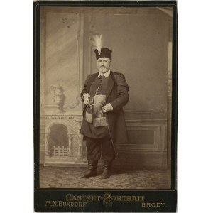 Brody, Buxdorf M. N. - Mężczyzna w stroju staropolskim, ok. 1890.