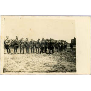 23 Pułk Piechoty - Dekorowanie żołnierzy odznaką pułkową podczas święta pułkowego, 13.6.1928.