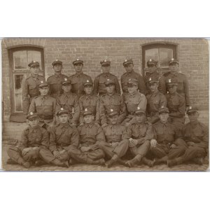 44 Pułk Stzrelców Kresowych - Żołnierze z garnizonu Równe, ok. 1925.