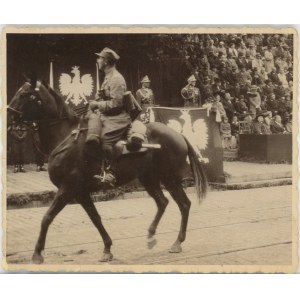 39 Pułk Piechoty Strzelców Lwowskich - Wielka rewia wojskowa przy Placu Wolności, Bydgoszcz, marszałek Ed. Śmigły-Rydz, 1937.
