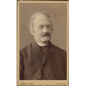 [Cardboard photograph] Male. Gebrüder Siebe, Stettin (Szczecin) [1892].