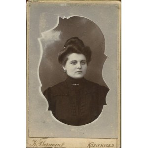 [Cardboard photograph] Woman. K. Berman, Kozienice [ca. 1900].