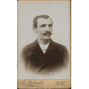 [fotografia tekturkowa] Mężczyzna. F. Stolarski, Łódź [ok. 1900]