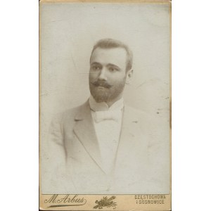 [Cardboard photograph] Male. M. Arbus and Sons, Czestochowa [ca. 1900].