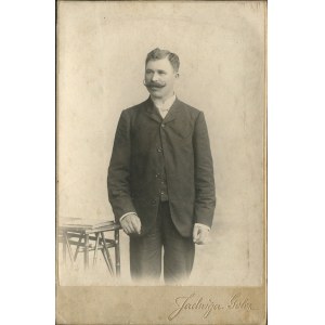 [Cardboard photograph] Male. Jadwiga Golcz, Warsaw [ca. 1905].