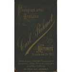 [fotografia tekturkowa] Kobieta z krzyżem na szyi. Carl Rehmet, Kattowitz (Katowice) [ok. 1900]