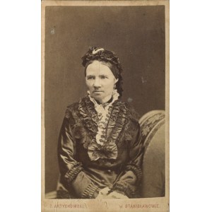 [Menodora Serbeńska née Tarnawskie. T. Artychowski, Stanislawow [vers 1880].