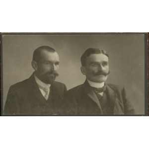 [fotografia tekturkowa] Dwaj mężczyźni. Udo Martens, Posen (Poznań) [ok. 1905]