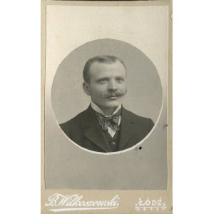 [fotografia tekturkowa] Mężczyzna. B. Wilkoszewski, Łódź [ok. 1900]