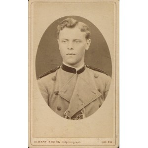 [fotografia tekturkowa] Żołnierz pruski. Albert Schön, Brieg (Brzeg) [ok. 1880]