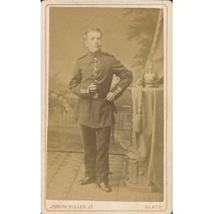 [Cardboard photograph] Prussian soldier. Joseph Hiller, Glatz (Klodzko) [ca. 1880].