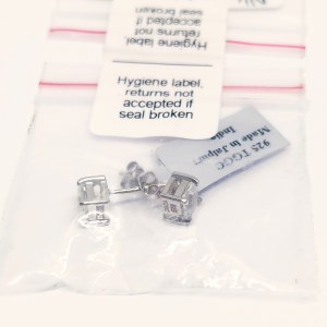 Orecchini in argento con topazi bianchi naturali