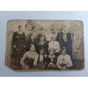 PHOTO OF GDOW GROUP OF WOMEN PRE-WAR