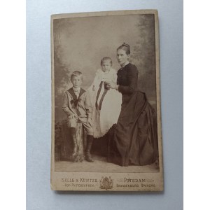 CARDBOARD PHOTO SELLE AND KUNTZE POTSDAM, CHILDREN WITH THEIR MOTHER, BRANDENBURG