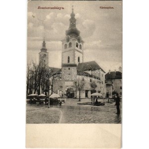 Besztercebánya, Banska Bystrica; vártemplom, tér, piac. Ivánszky Elek kiadása / church, square, market (kis szakadás ...