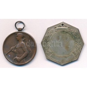 1910. Szolnoki 'MÁV' Sport Egyesület kétoldalas ezüstözött bronz díjérem lyukasztva (38x38mm) + Berán Lajos (1882...