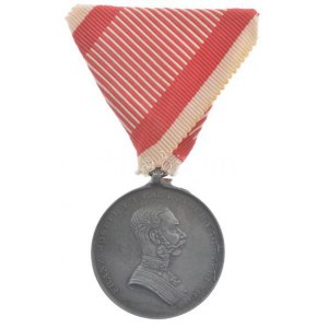 1914. Ferenc József Bronz Vitézségi Érem hadifém kitüntetés mellszalaggal T:1...