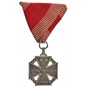 1916. Károly-csapatkereszt Zn kitüntetés mellszalagon T:VF patina 1916. Charles Troop Cross...