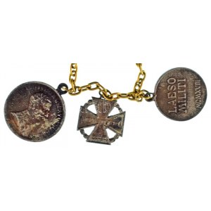 ~1920. 3db-os kitüntetés miniatűr tétel frakkláncon, közte Károly Bronz Vitézségi Érem, Károly Csapatkereszt, ...