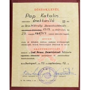 1972 Aranydiploma énektanítótól tokkal.