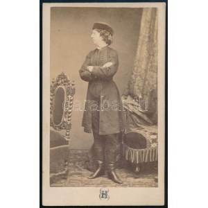 Gróf Batthyány Artúrné Apraxin Júlia (1849-?) férfi ruhában, keményhátú fotó Erwin párizsi műterméből...