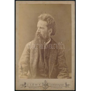 Hans Makart (1840-1884) osztrák festő portréja, keményhátú fotó Löwy bécsi műterméből, 16,5×10...