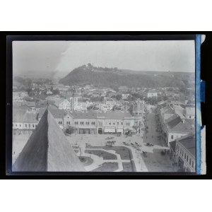 cca 1940 Dés (Dej, Erdély), főtér a református templom tornyából, fotó negatív, 12×8,5 cm