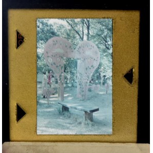 cca 1930-1940 Szendrő István (1908-2000): Díszkapu, színes diapozitív, 4×2,5 cm