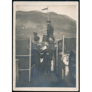 S.M.S. Csepel Ganz Danubius gyártású, Tátra osztályú osztrák-magyar romboló. Négy tengerész kémleli a partot...