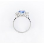 Ring with sapphire