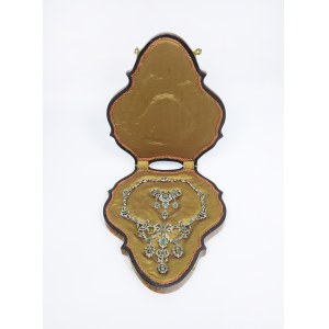 Kolia ze szmaragdami