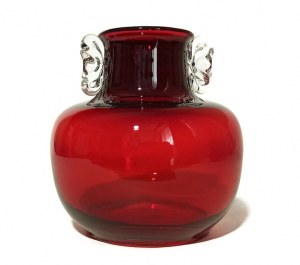 vase with ornamental butterflies TARNOWIEC Glassworks