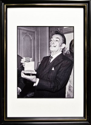 Salvador Dali (1904 - 1989), Salvador Dali after receiving a medal for 'friendship and courtesy', 1966. old Photo