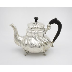 Carl SCHNAUFFER (merchant firm from Dresden, active late 19th - 1930s), Tea teapot