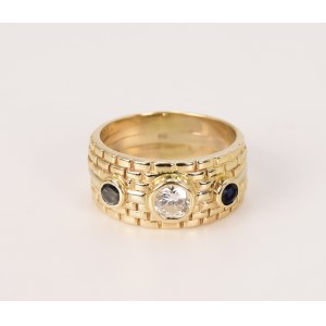 Signet with diamond