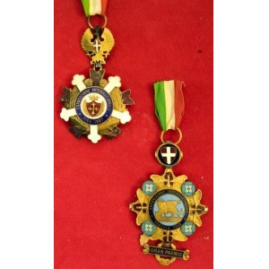 Lot of two exhibition prizes