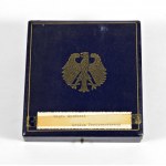 Federal Republic of Germany, Order of Merit, Commander's insignia, in case